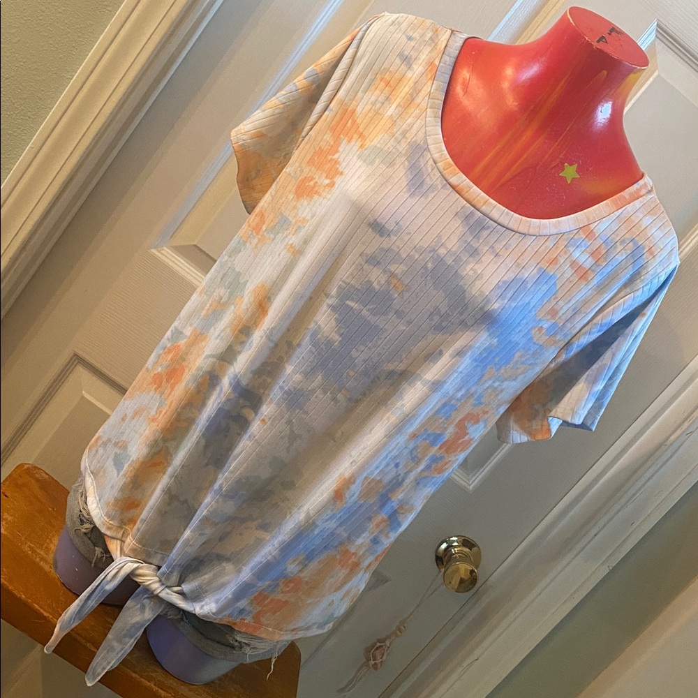 FULL CIRCLE TRENDS Colorful Tie-Dye Short Sleeve Top